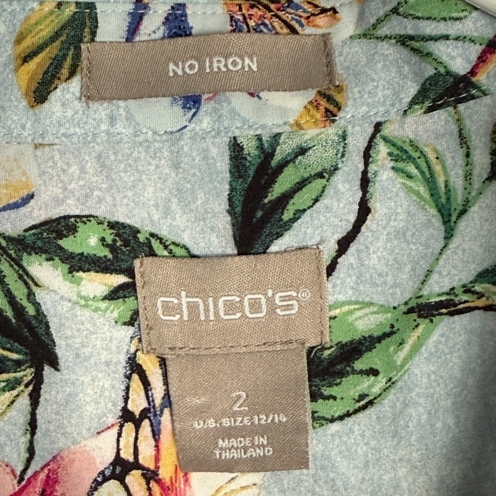 Chico's Blue Floral Button Down Top Wrinkle Resistant Size Large - Picture 6 of 9